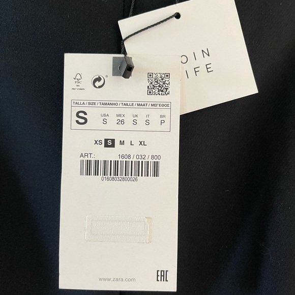 Zara Pants - Zara Black short with gold bottons.
New